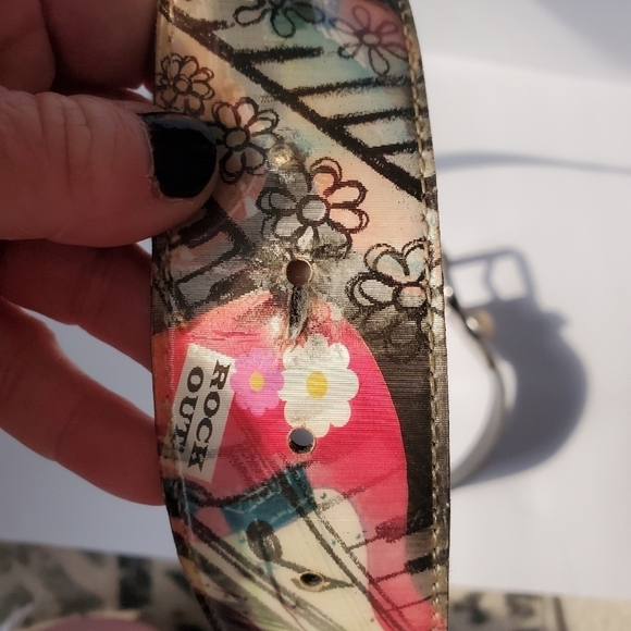 Hologram rock n roll theme unisex belt.  Vinyl.  Music sz large - Picture 7 of 7